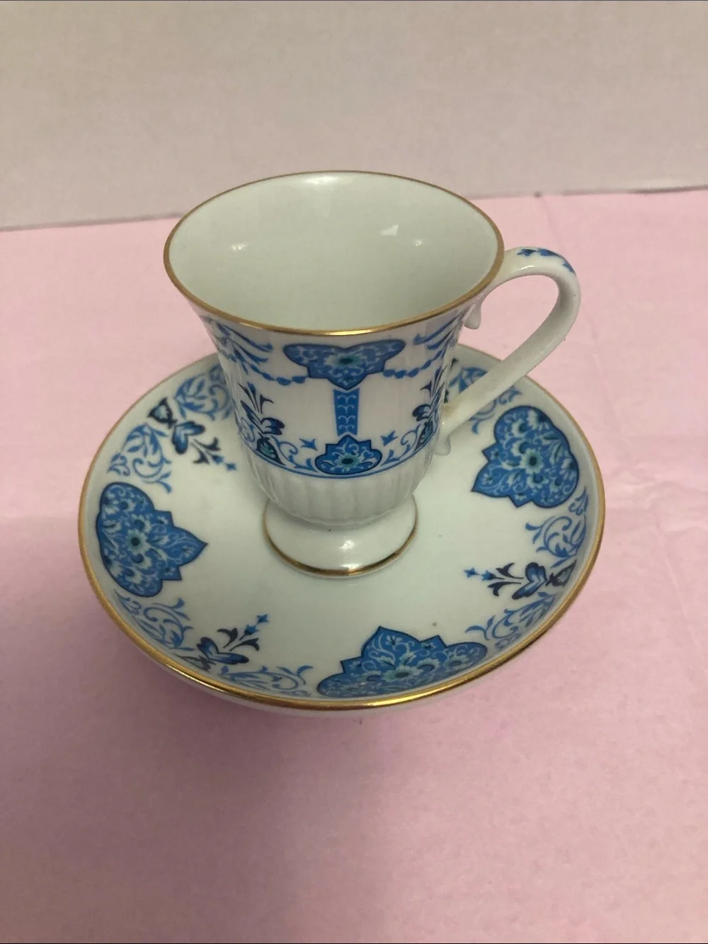 Vintage Avon European cup & saucer set of two Demitasse (Italy) the Netherlands